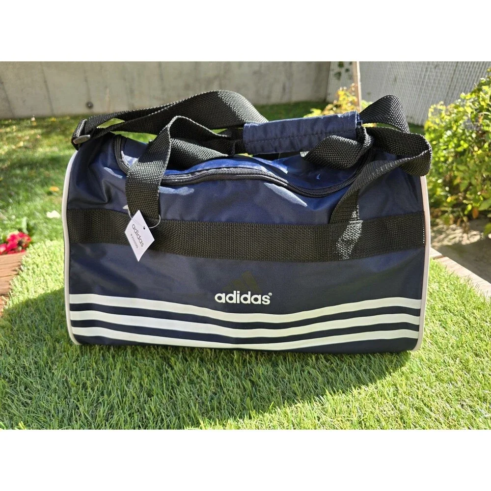 New York Yankees Vintage Dead Stock Adidas Duffel Bag - 16x7x9 W/ Shoulder Strap